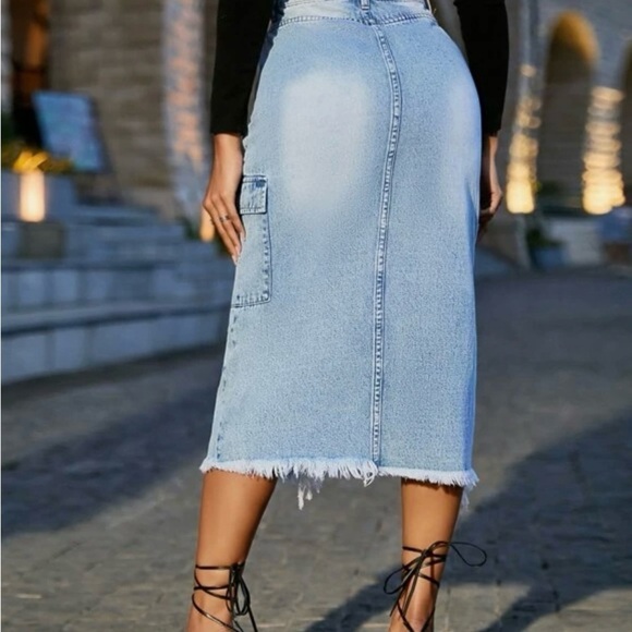 🌸Pocket Patched Asymmetrical Hem Skirt💙 - Picture 2 of 8